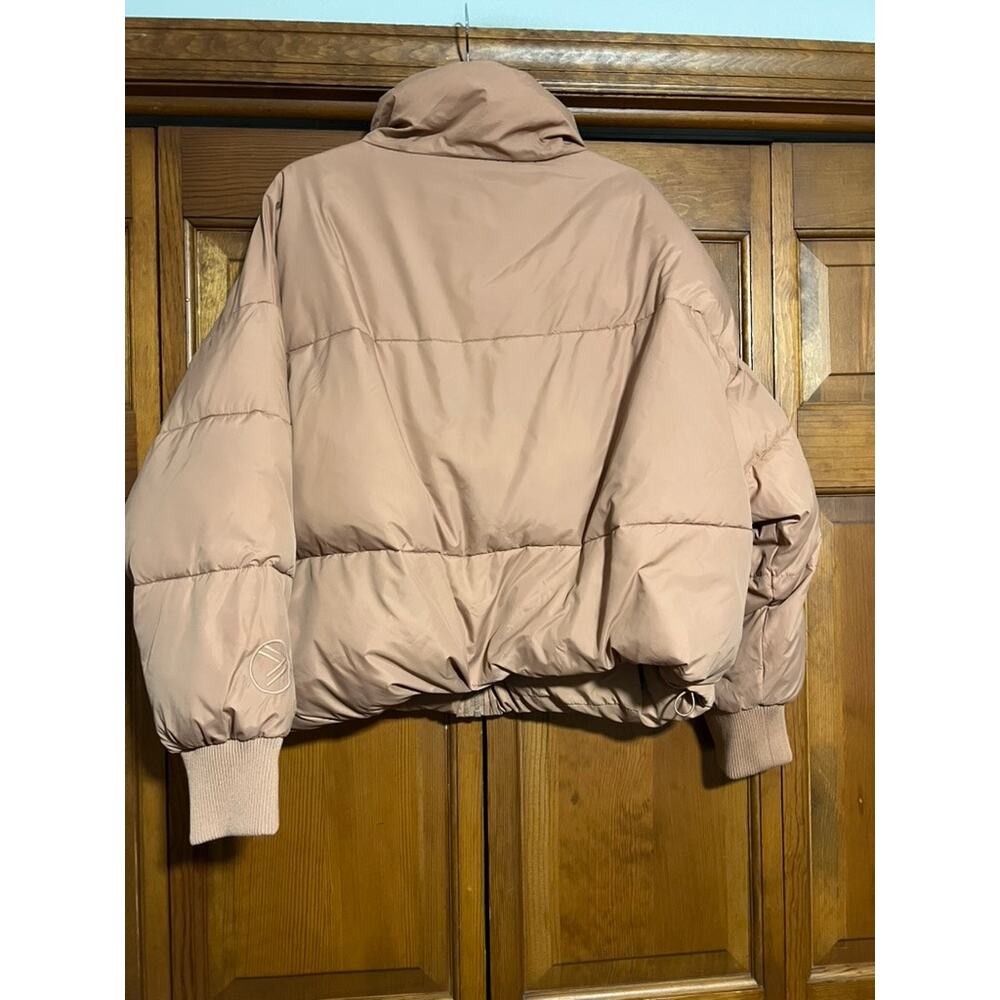 Savvi Women’s Cropped The Court Puffer Jacket Minimalist Clay Pink Size M - Picture 6 of 11